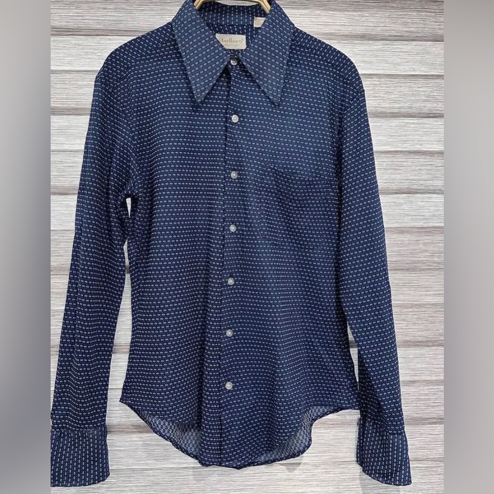 Marlboro women’s Button Down Shirt Size M Long Sleeve